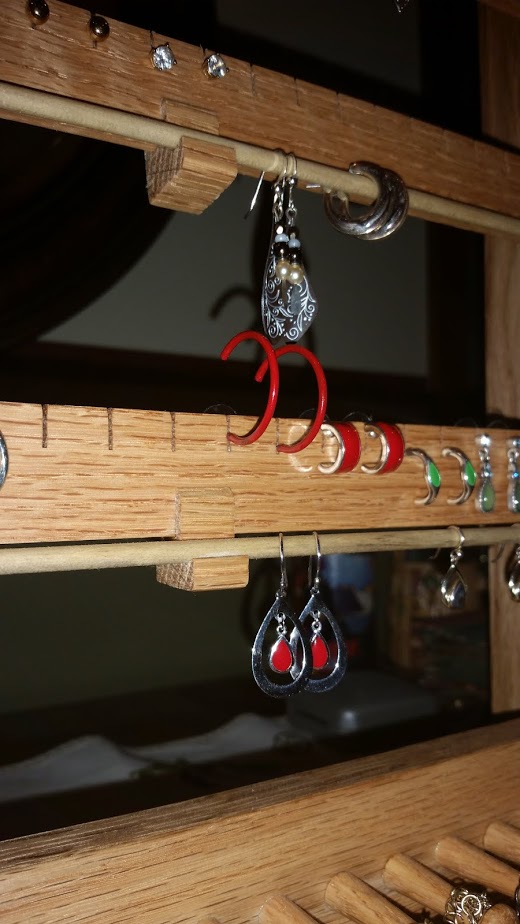 Mosquito_Earring_Rack_Finished_06-W640.jpg