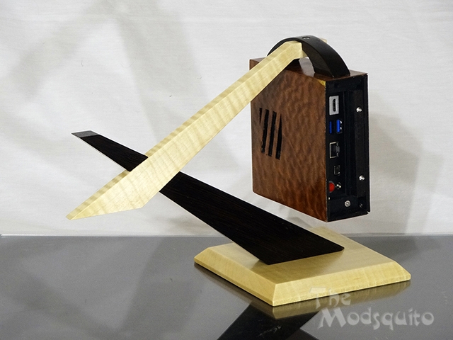 Mosquito_Hanging_in_the_balance_Intel_NUC_bit-tech_02.jpg