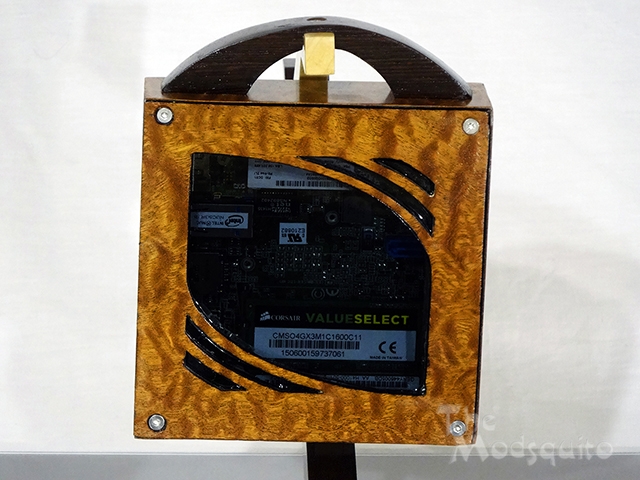 Mosquito_Hanging_in_the_balance_Intel_NUC_bit-tech_05.jpg