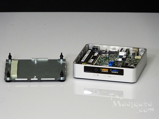 Mosquito_Hanging_in_the_balance_Intel_NUC_bit-tech_modzoo_DSC03468.JPG
