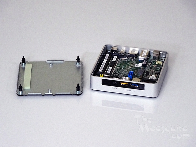 Mosquito_Hanging_in_the_balance_Intel_NUC_bit-tech_modzoo_DSC03469.JPG