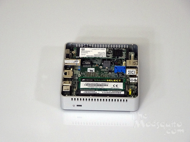 Mosquito_Hanging_in_the_balance_Intel_NUC_bit-tech_modzoo_DSC03476.JPG