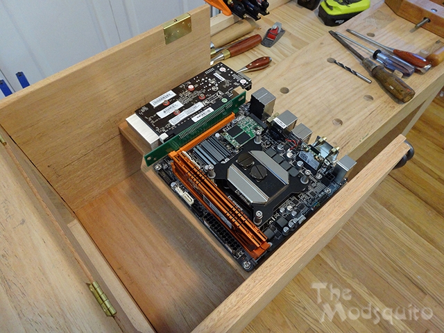 Mosquito_Victorian_Wooden_Desktop_G.Skill_DSC03639.jpg