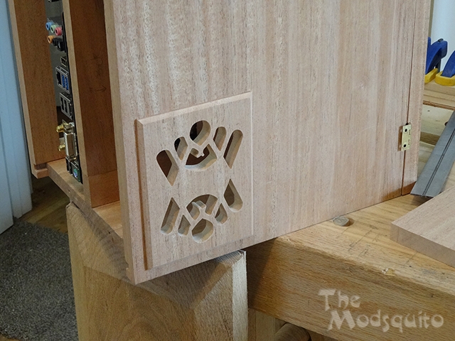 Mosquito_Victorian_Wooden_Desktop_G.Skill_DSC03676.jpg