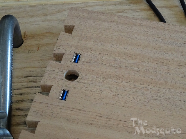 Mosquito_Victorian_Wooden_Desktop_G.Skill_DSC03680.jpg
