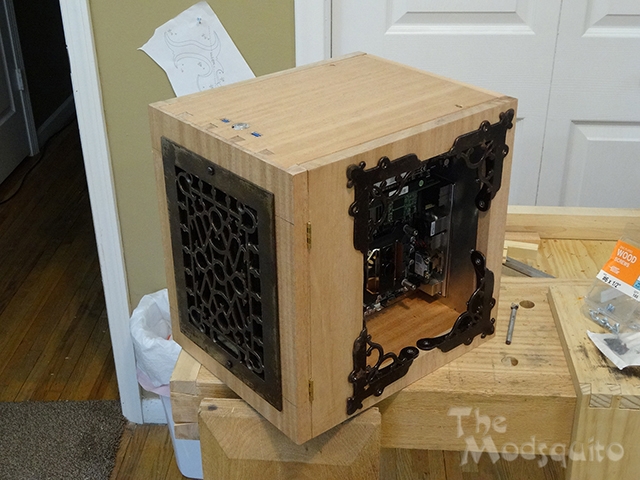 Mosquito_Victorian_Wooden_Desktop_G.Skill_DSC03687.jpg