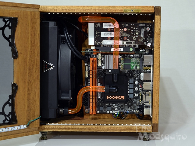 Mosquito_Victorian_Wooden_Desktop_G.Skill_DSC_0159.jpg