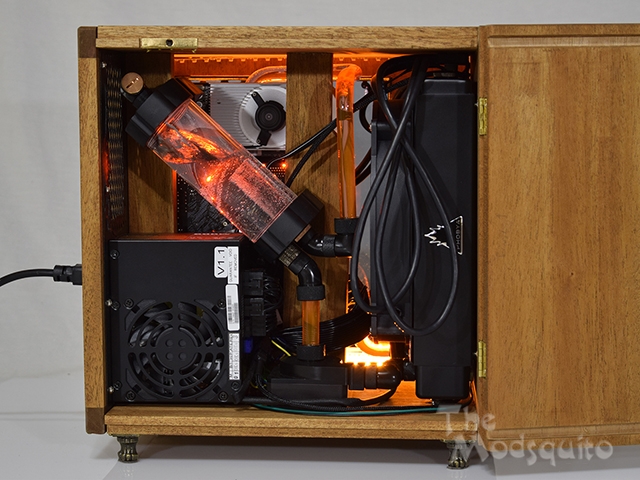 Mosquito_Victorian_Wooden_Desktop_G.Skill_DSC_0166.jpg