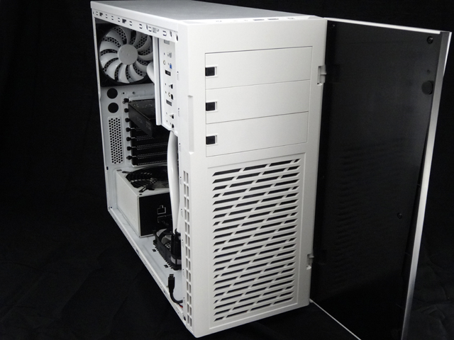 Mosquito_NZXT_H230_PrimoChill_LRT_Liquid_DSC00480-W640.JPG
