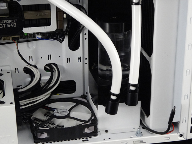 Mosquito_NZXT_H230_PrimoChill_LRT_Liquid_DSC00488-W640.JPG